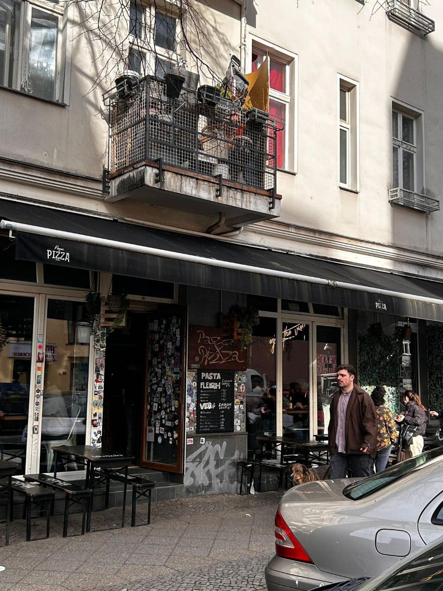 Massagesessel, King-Sized Bed, Billardtisch, 2 Couches Lejlighed Berlin Eksteriør billede