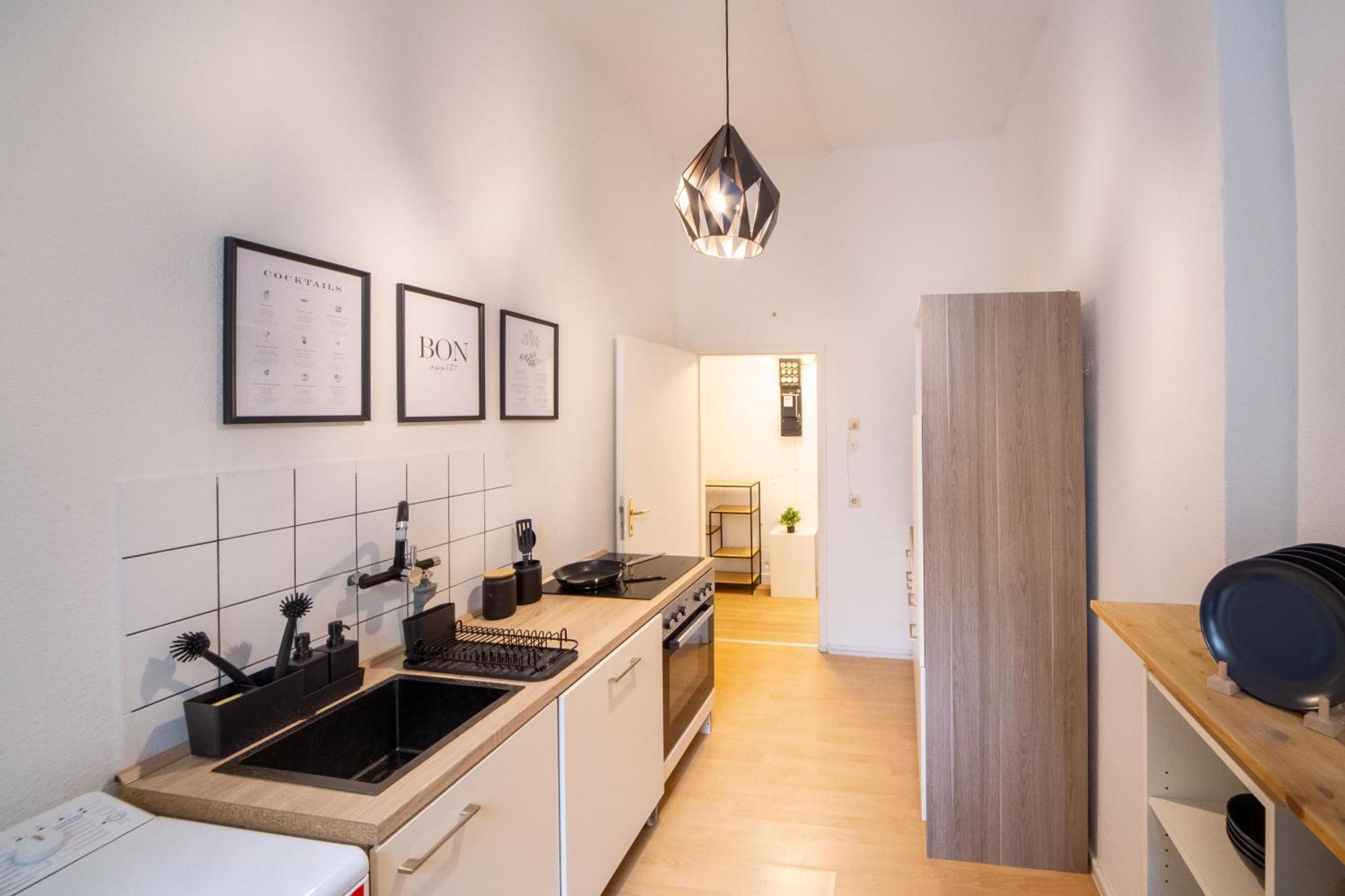 Massagesessel, King-Sized Bed, Billardtisch, 2 Couches Lejlighed Berlin Eksteriør billede